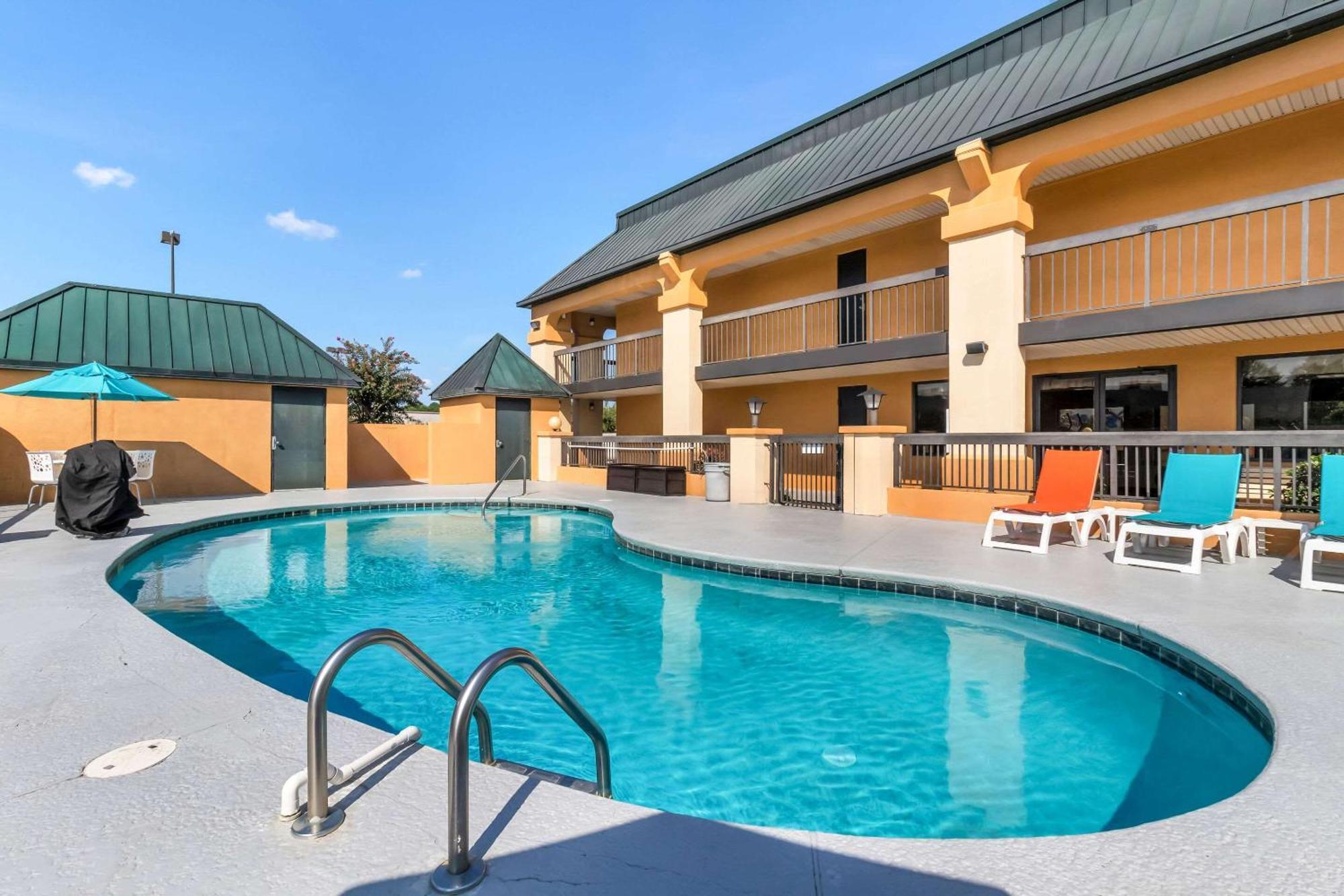 Quality Inn & Suites Florence Civic Center Exterior foto